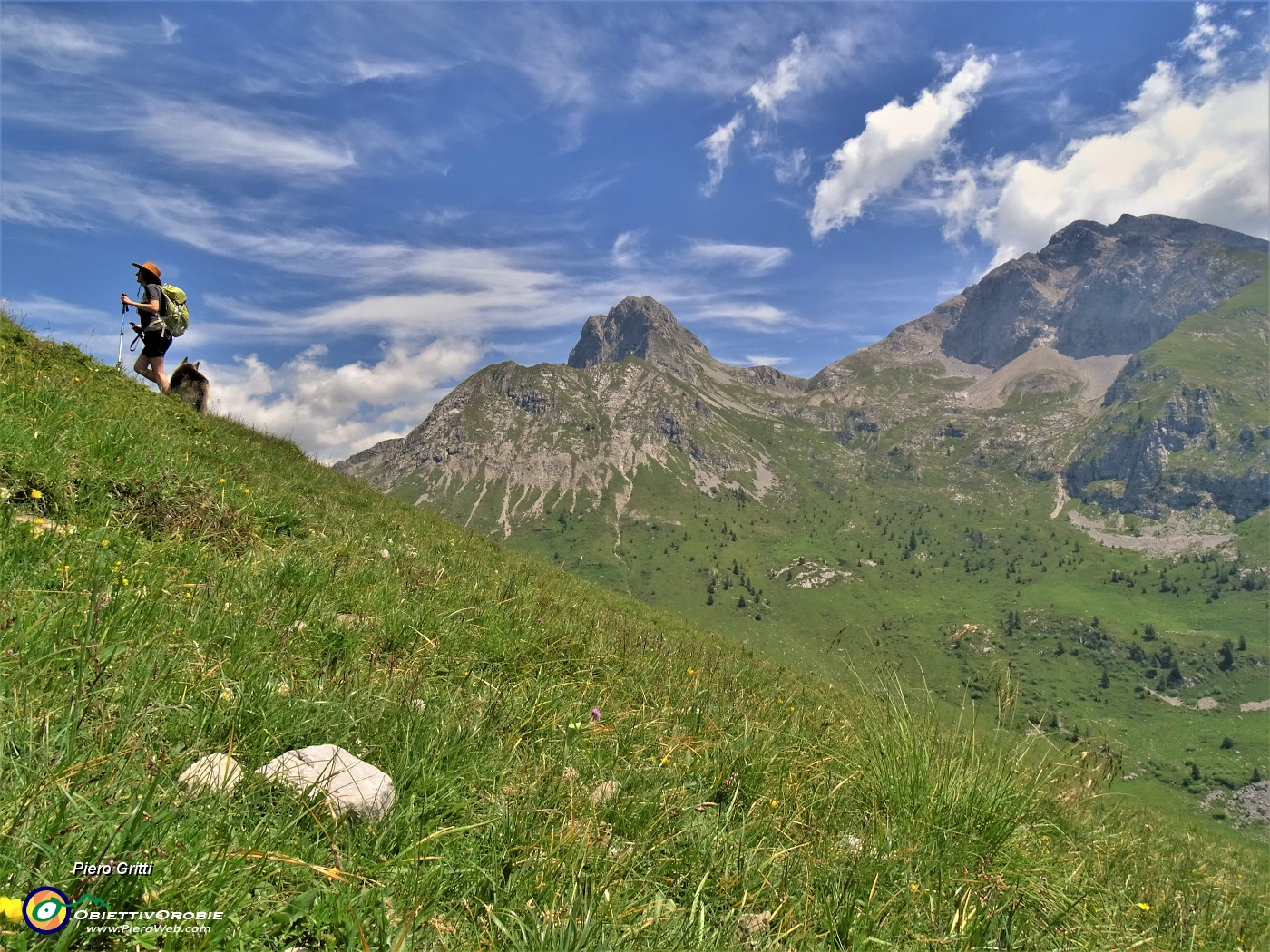 40 Evvai in decisa-ripida salita per cima Vindiolo.JPG